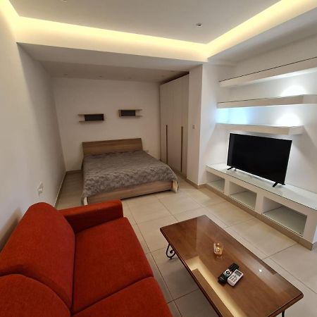 Crescent Corner Apartment St. Paul's Bay Ngoại thất bức ảnh