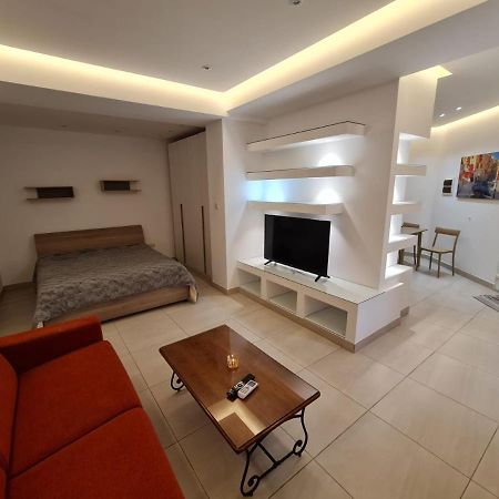 Crescent Corner Apartment St. Paul's Bay Ngoại thất bức ảnh