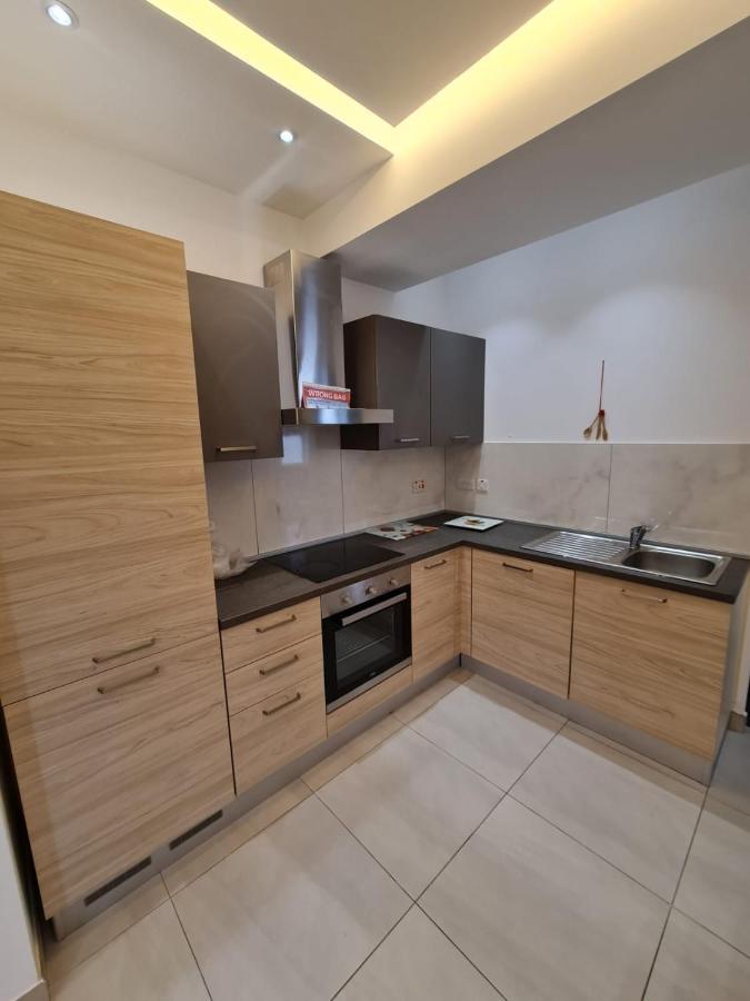 Crescent Corner Apartment St. Paul's Bay Ngoại thất bức ảnh