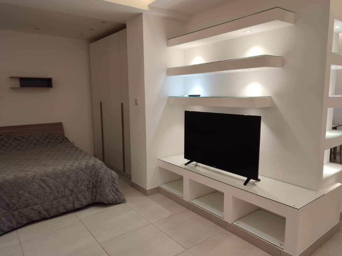 Crescent Corner Apartment St. Paul's Bay Ngoại thất bức ảnh