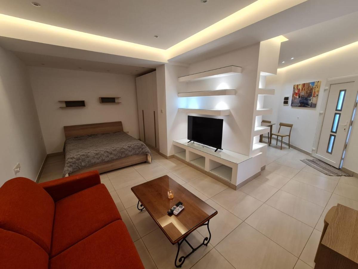 Crescent Corner Apartment St. Paul's Bay Ngoại thất bức ảnh
